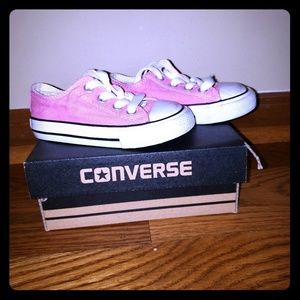 Converse Toddler Size 6 EUC Pink